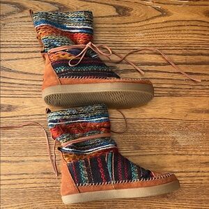 Toms Women's Boots Size 6.5